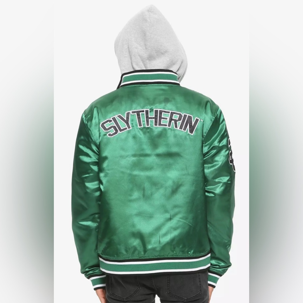 Harry Potter Slytherin Varsity Coaches Hooded Hot Topic Jacket Men’s Size Large